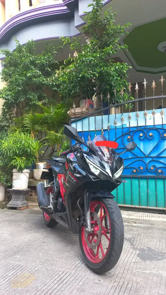 FOR SALE CBR 150R 2018 SURAT KOMPLIT SIAP GASS!!!