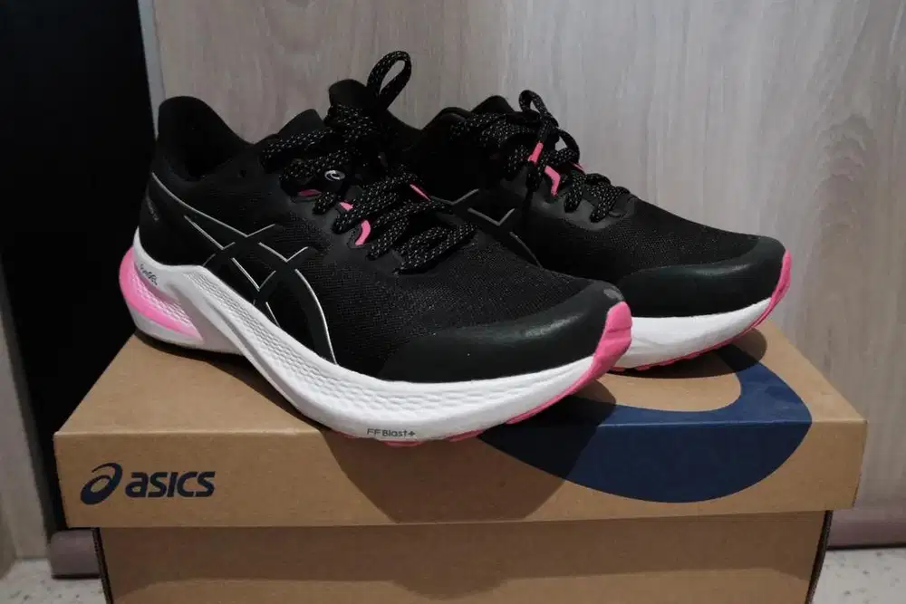 Asics Running Shoes Black Pink (NEW)