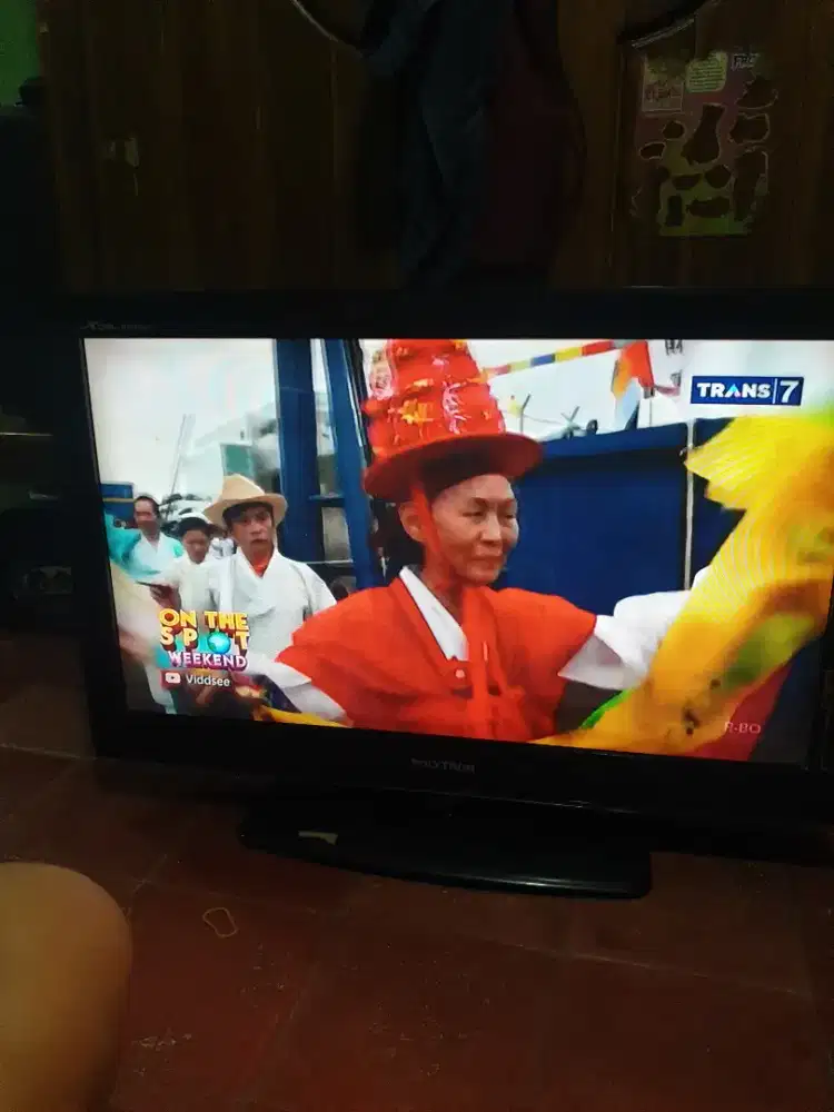 Tv lcd polytron 32 inch +stb