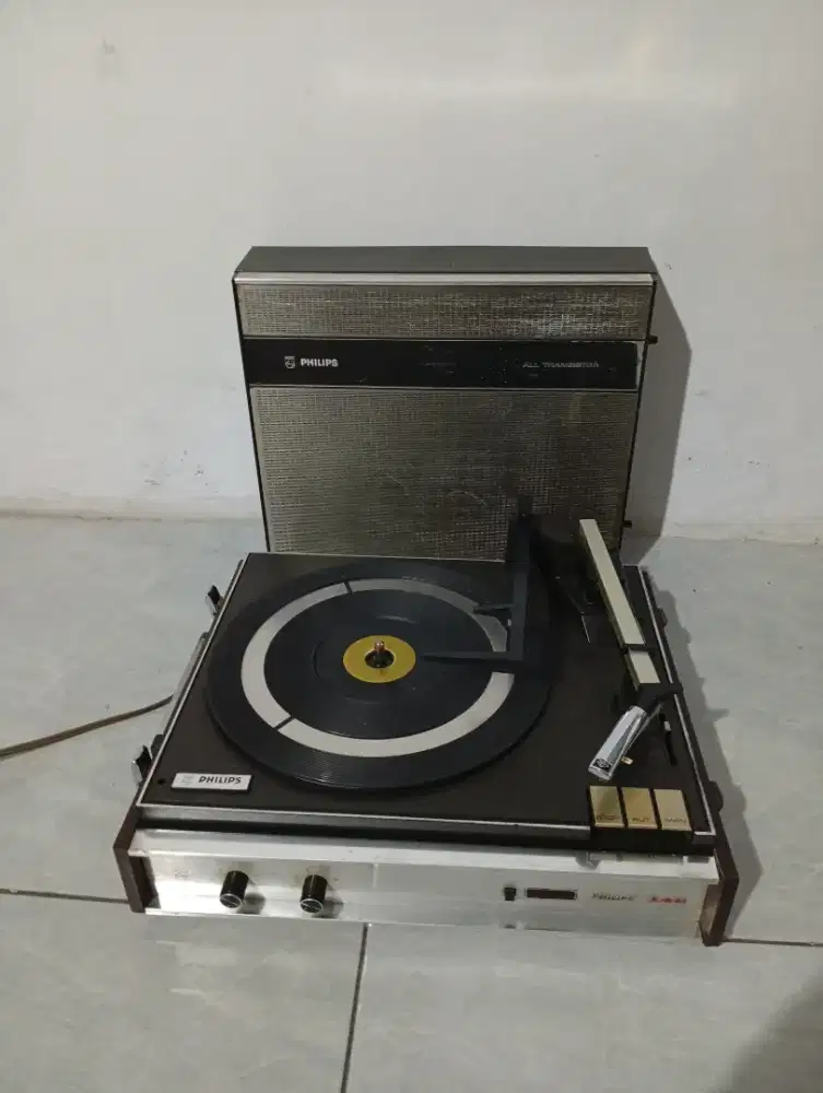 Turntable philips portable