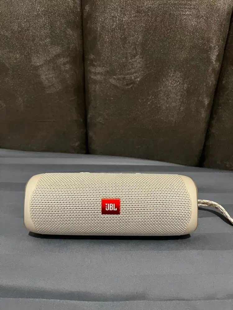 JBL Flip 5 - preloved - speaker bluetooth