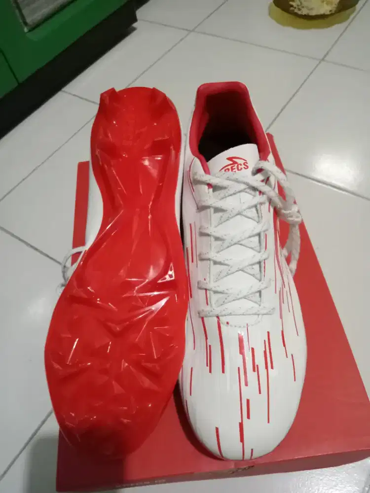 Sepatu bola ls rebonr size 45 baru