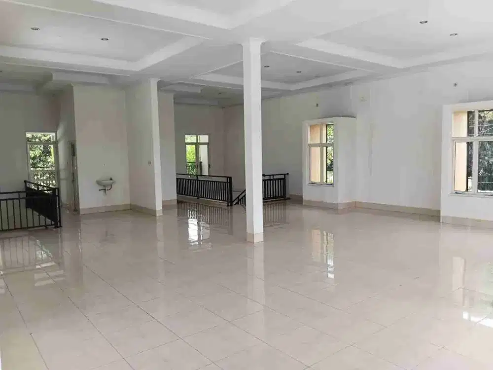 Jual cepat ruko 2lantai bangunan bagus strategis di klaten