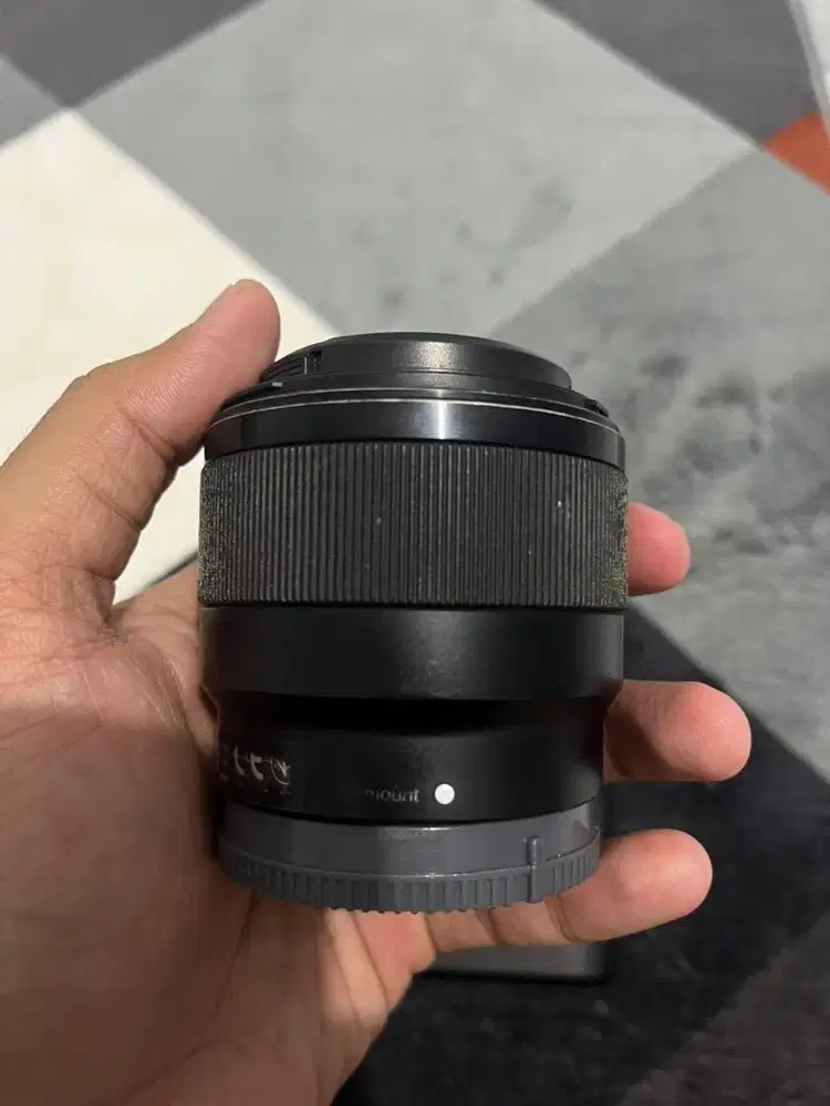 lensa sony fe 50mm f1.8