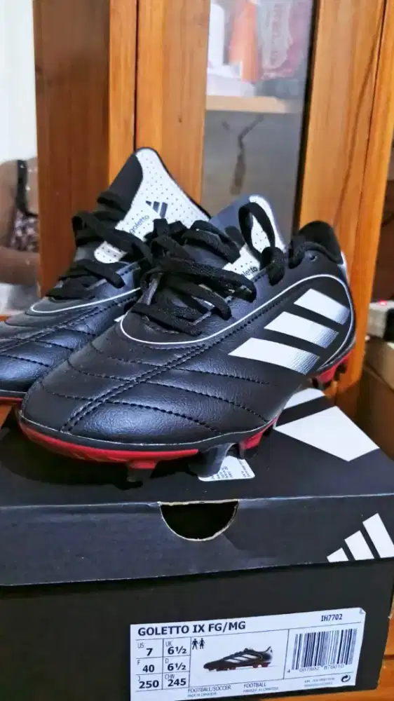 Dijual sepatu bola Adidas Goletto original 350 size 40