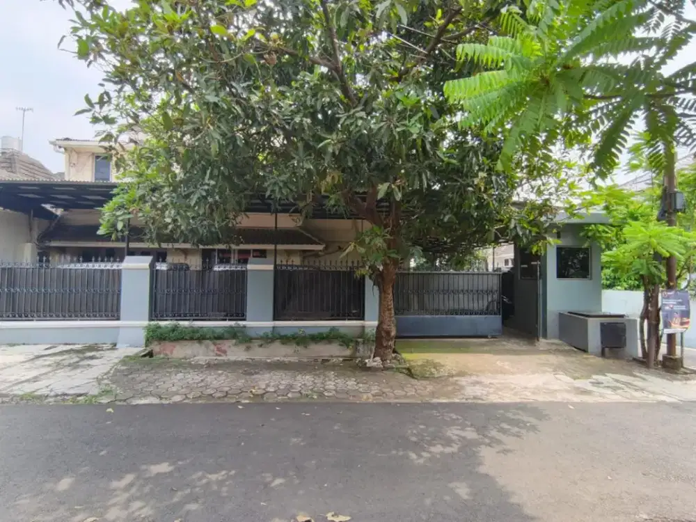Rumah besar di jual