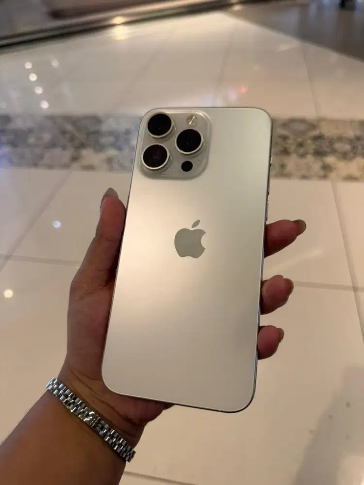 JUAL iPhone 15promax silver 256gb ex ibox