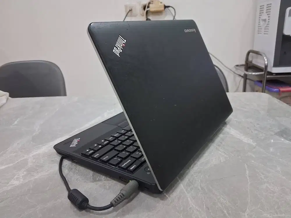 Laptop i3 4GB 500GB SSD ReadyUp Lenovo Thinkpad Edge Normal Garansi