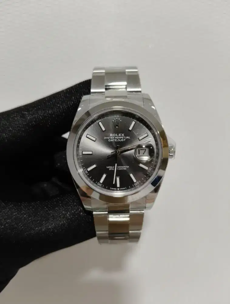 jam tangan Rolex Datejust 41 Rhodium Smooth Oyster 126300