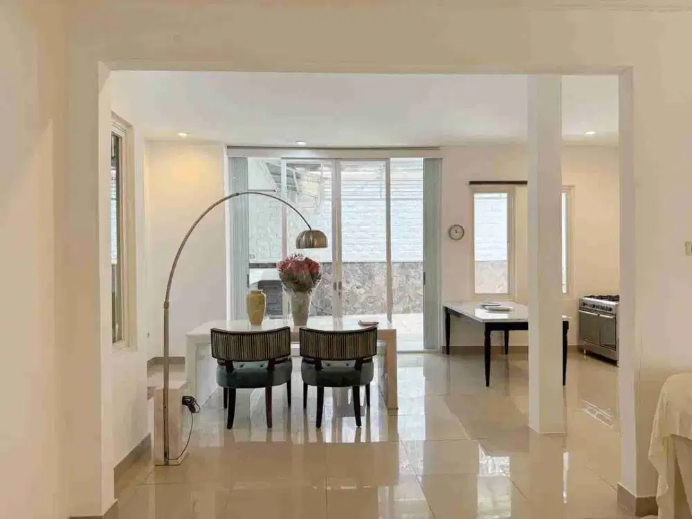 DIJUAL RUMAH WIGUNA TENGAH SURABAYA FURNISHED CANTIK SIAP HUNI