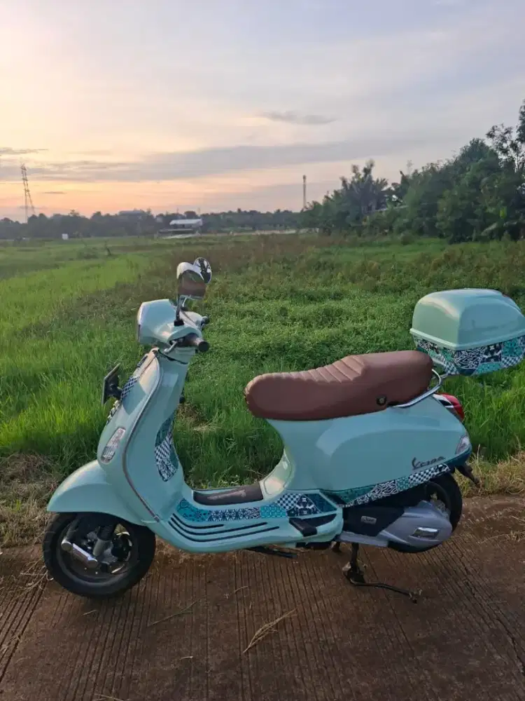 Di jual vespa batik
