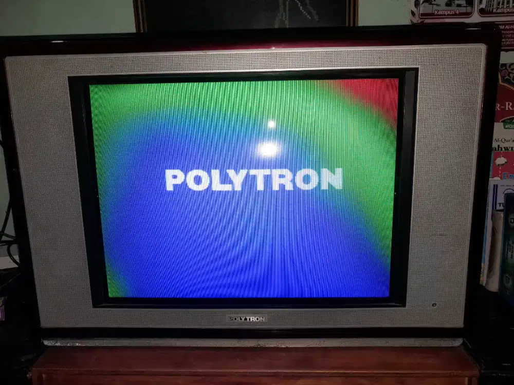 TV Polytron 20 inchi