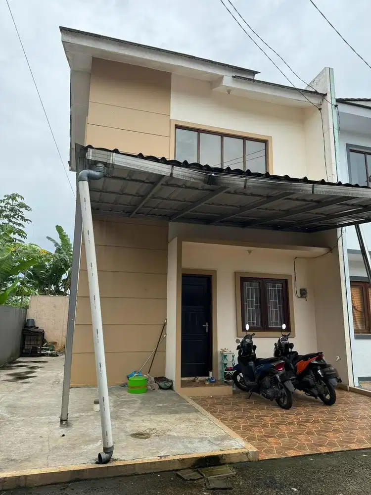 Dijual rumah tinggal 2 lantai SHM, over credit 14thn lagi