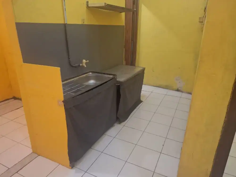 Di sewakan Rumah Petakan