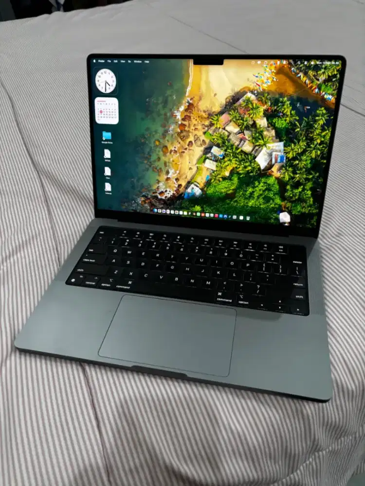 MacBook Pro M3 2024, 14 inchi, RAM 8GB, SSD 512GB