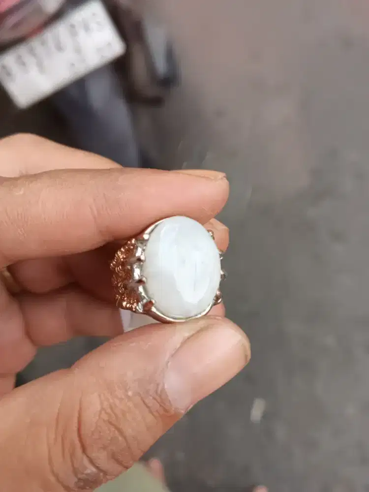 Batu akik biduri bulan