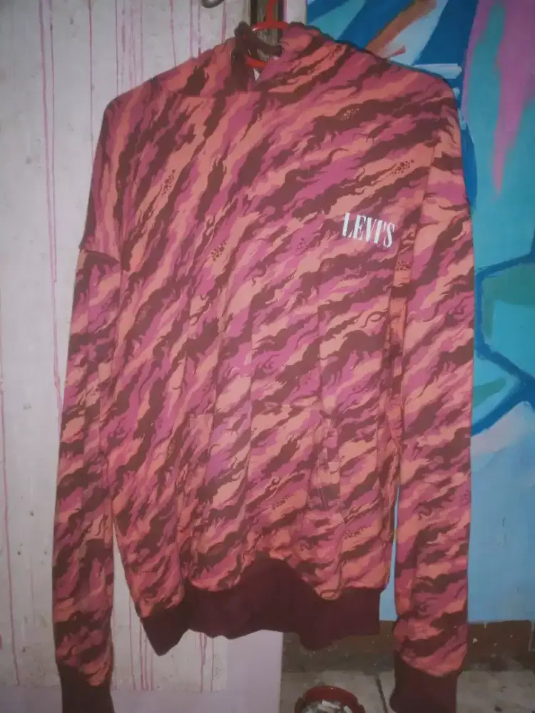 Hoddie levis barang tak terpakai