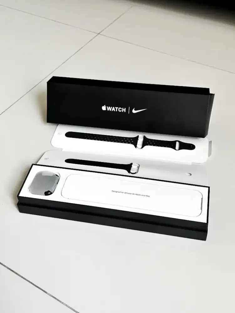 APPLE WATCH SE NIKE 44mm |  TERMURAH