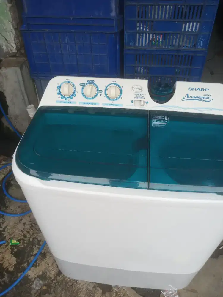 Di jual mesin cuci 2 tabung merek sharp