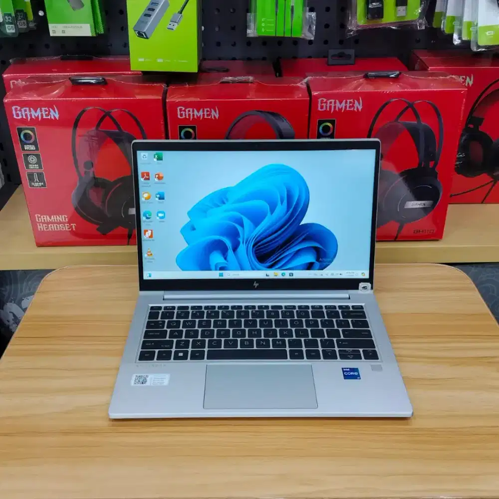 HP EliteBook 630 G9 i7-1255U 16/512GB Backlit - Laptop Sultan Like New