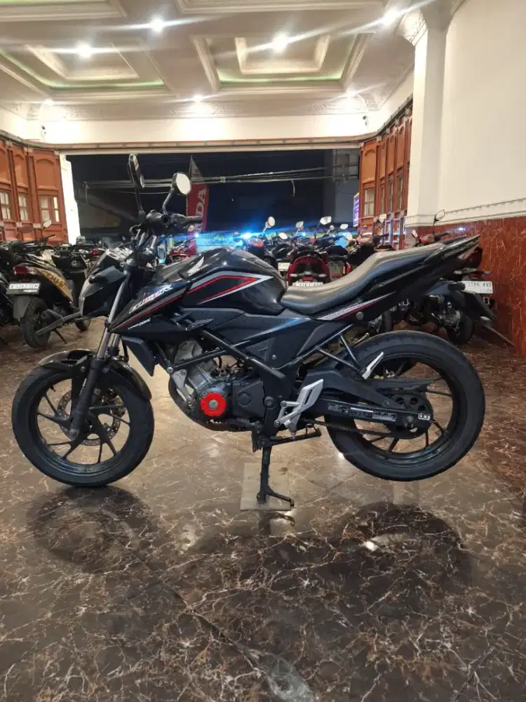 JUAL CEPAT CB 150 R 2016 MOTOR GRES PAJAK HIDUP MESIN HALUS KM LOW