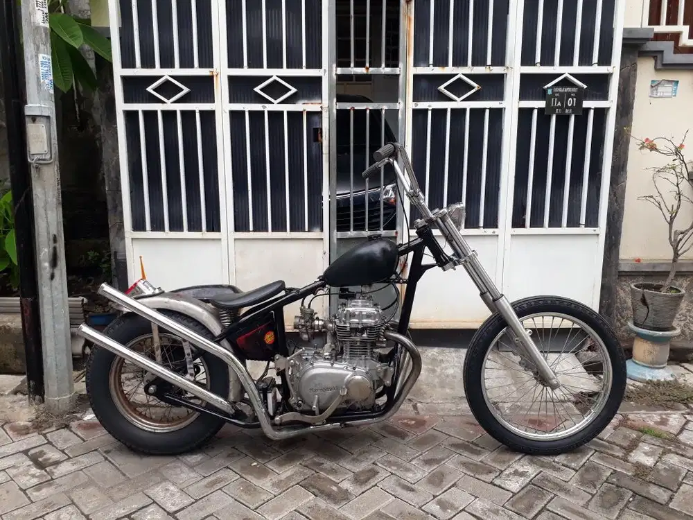 Kawasaki KZ400 old skool chopper