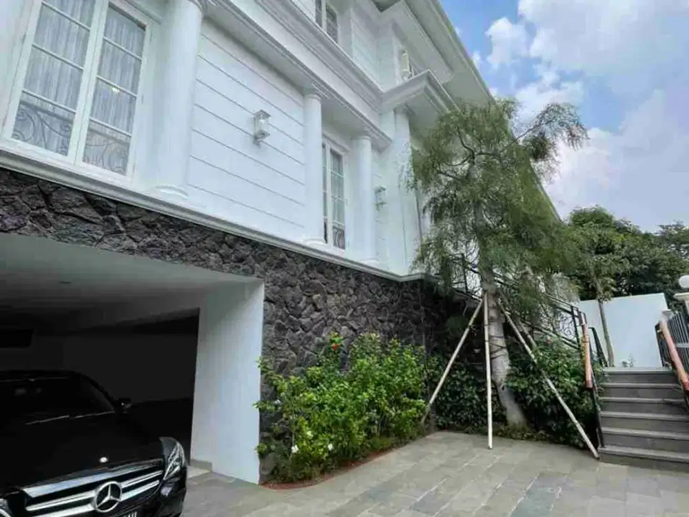 dijual rumah mewah Kemang Jakarta selatan Amerikan classic