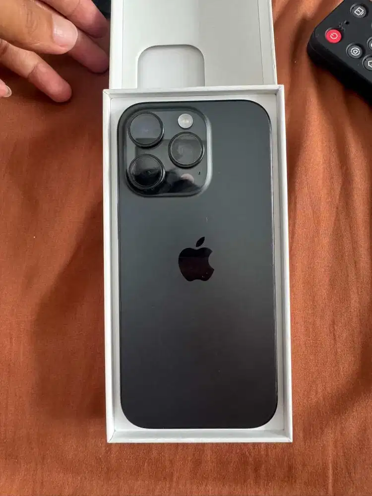 Iphone 16 PRO 256GB warna hitam