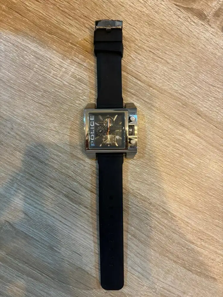 Jam tangan pria