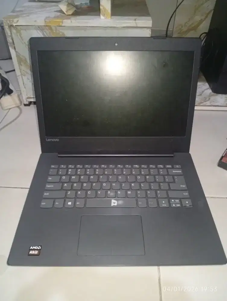 Laptop Lenovo + charger