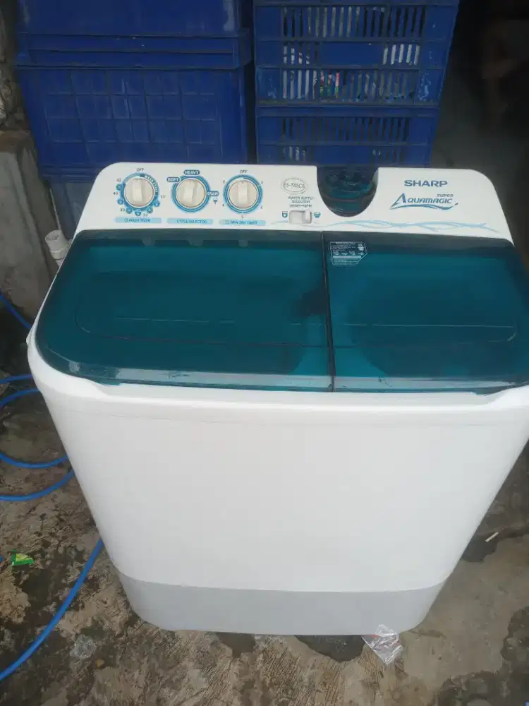 Di jual mesin cuci 2 tabung merek sharp
