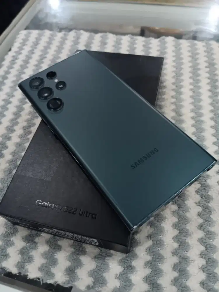 Samsung Galaxy S22 Ultra Gren Ram 12/256gb Lengkap Mulus