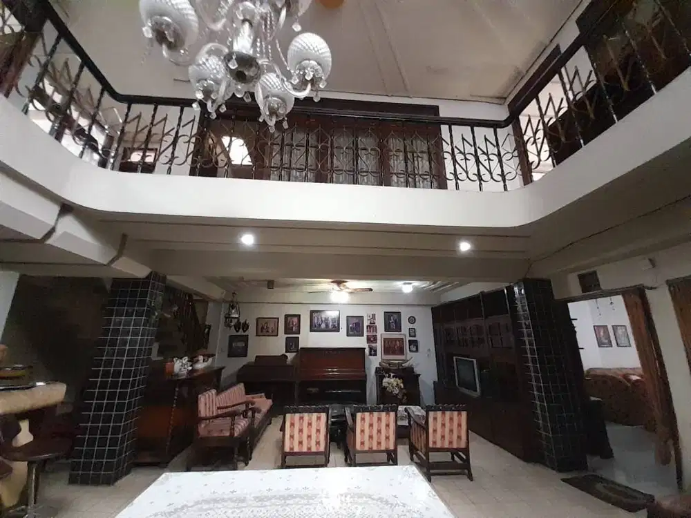 Rumah 2 Lantai Strategis di Sayap Riau Cihapit Bandung