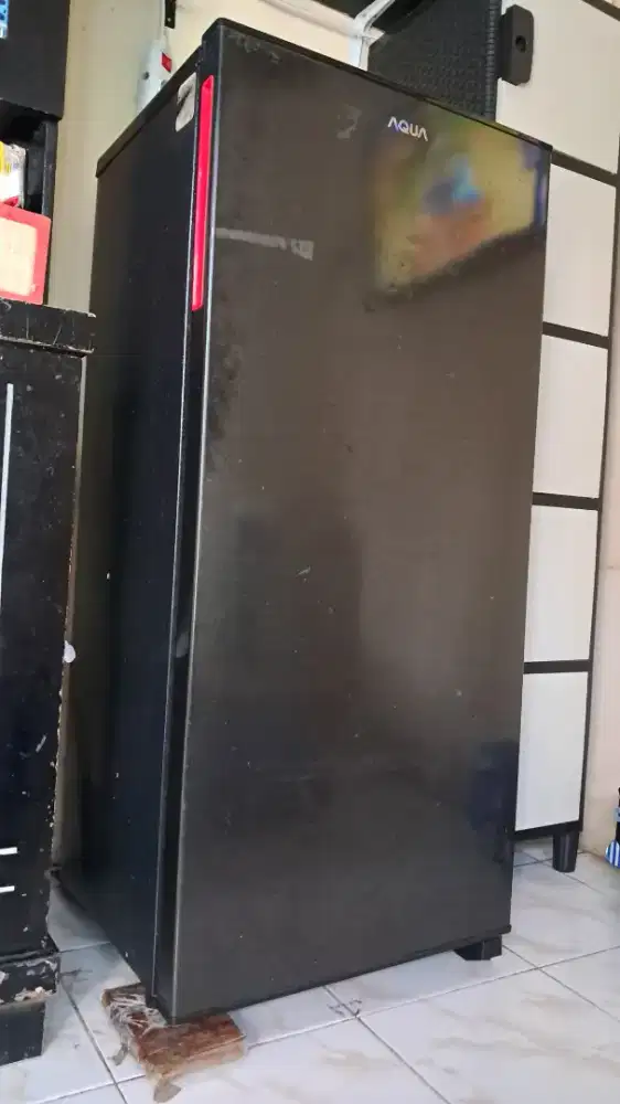 Kulkas merk aqua