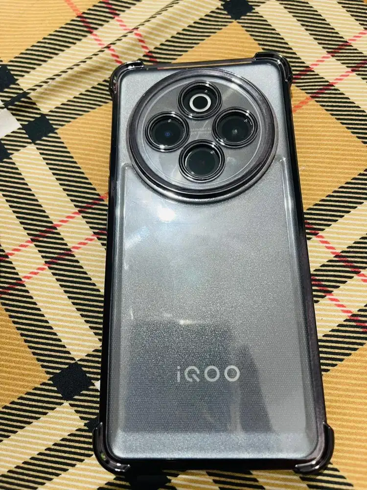 Vivo Iqoo Z10 8/256gb