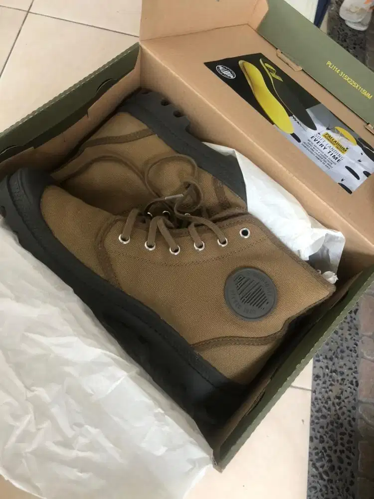 For sale paladium shoes