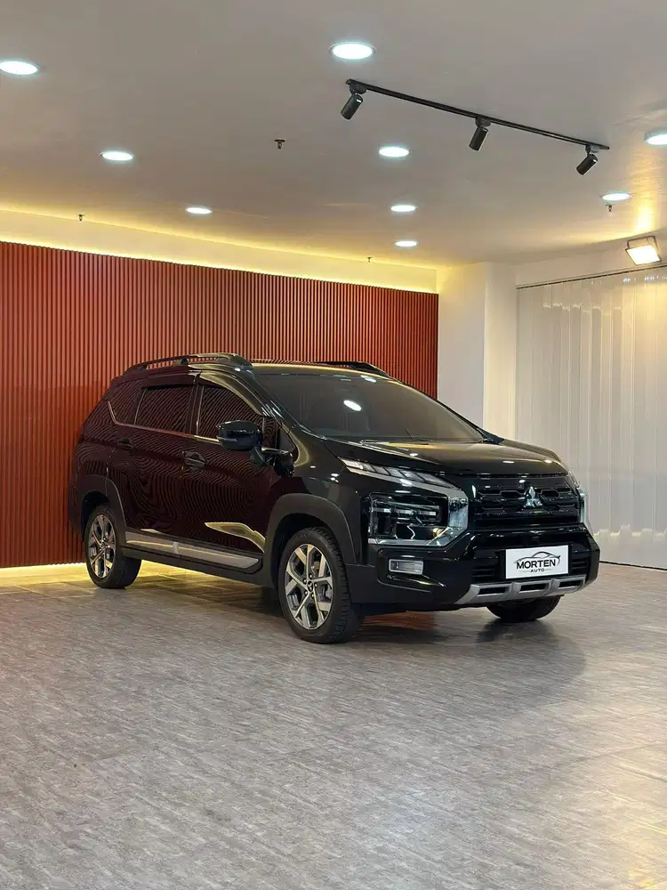 Mitsubishi Xpander Cross Premium Package 2023 Km 14 Ribu Record Antik