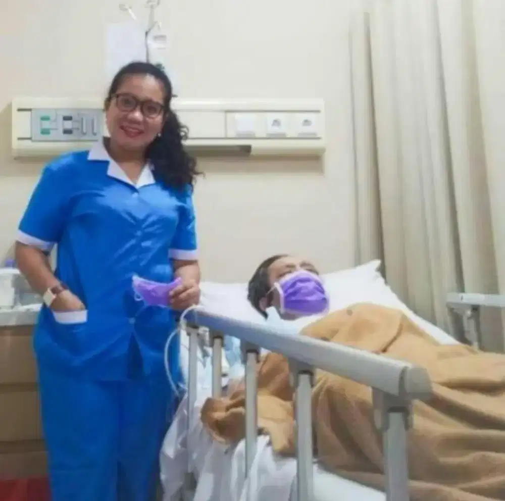 Baby sitter Perawat lansia Caregiver Asisten rumah