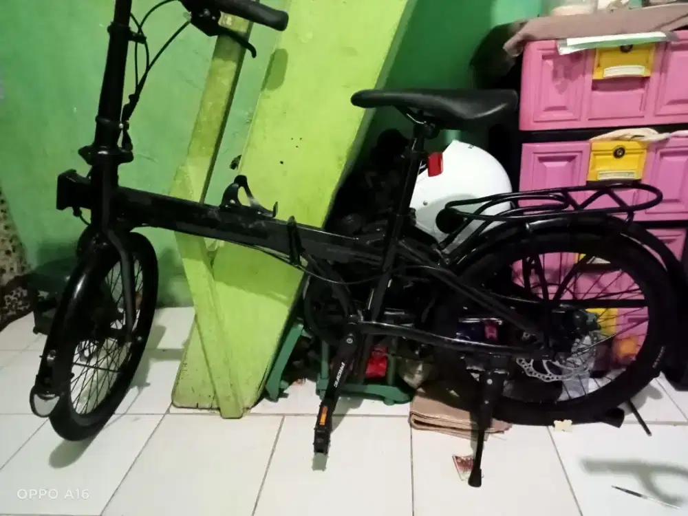 Sepeda lipat merk pacific