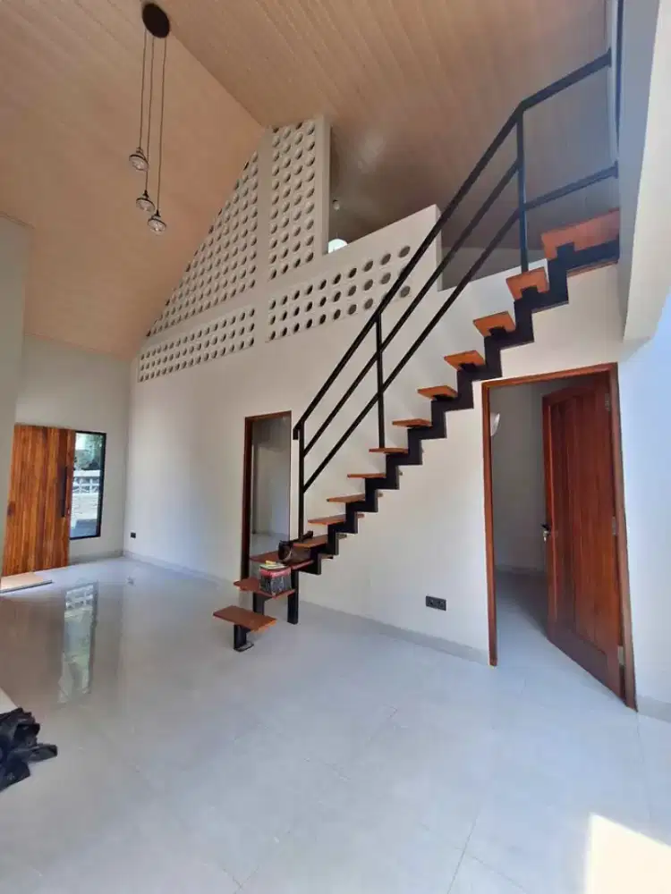 Rumah ada mezzanine baru gress gn salak kerobokan dkt bali kidy school