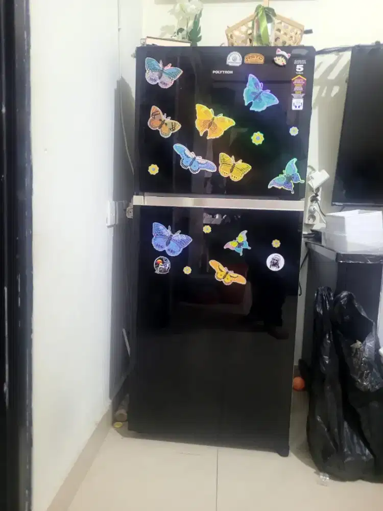 Kulkas Polytron 2 pintu Balleza Jumbo