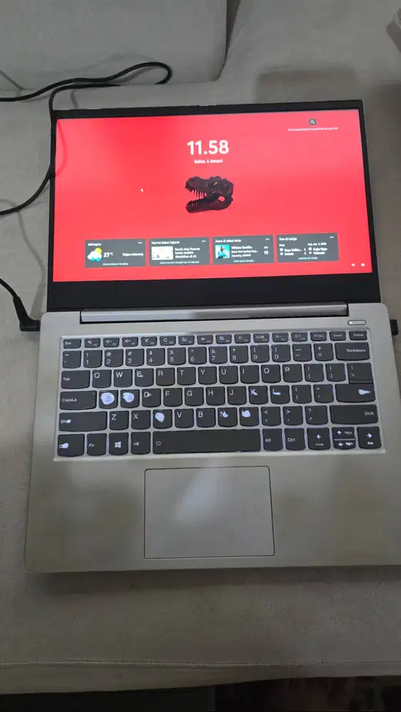 DIJUAL LAPTOP LENOVO RAM 12GB TANGAN PERTAMA