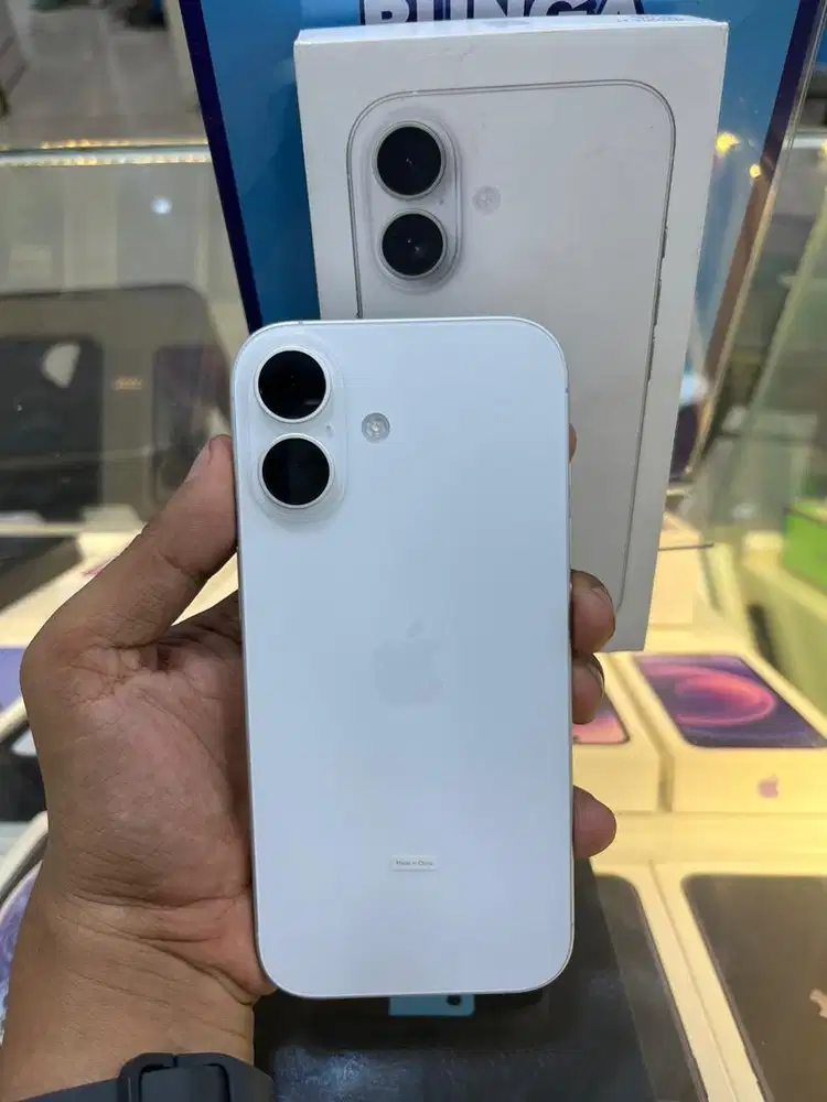 Iphone 17 256 ibox white like new