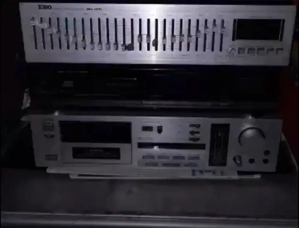 Dijual , EQ, cassete deck Nikko, cd