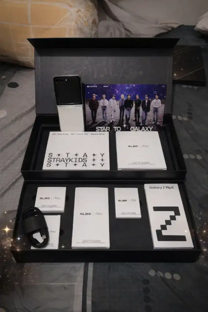 Samsung Galaxy Z Flip 5 Stray Kids SLBS, Rare Collector Item, 256gb