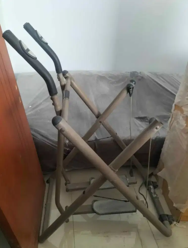 Alat olah raga sepeda gym