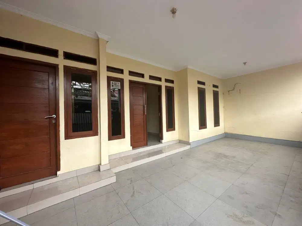 Rumah luas 90 an dibawah 1 M dalam komplek nempel Jakarta