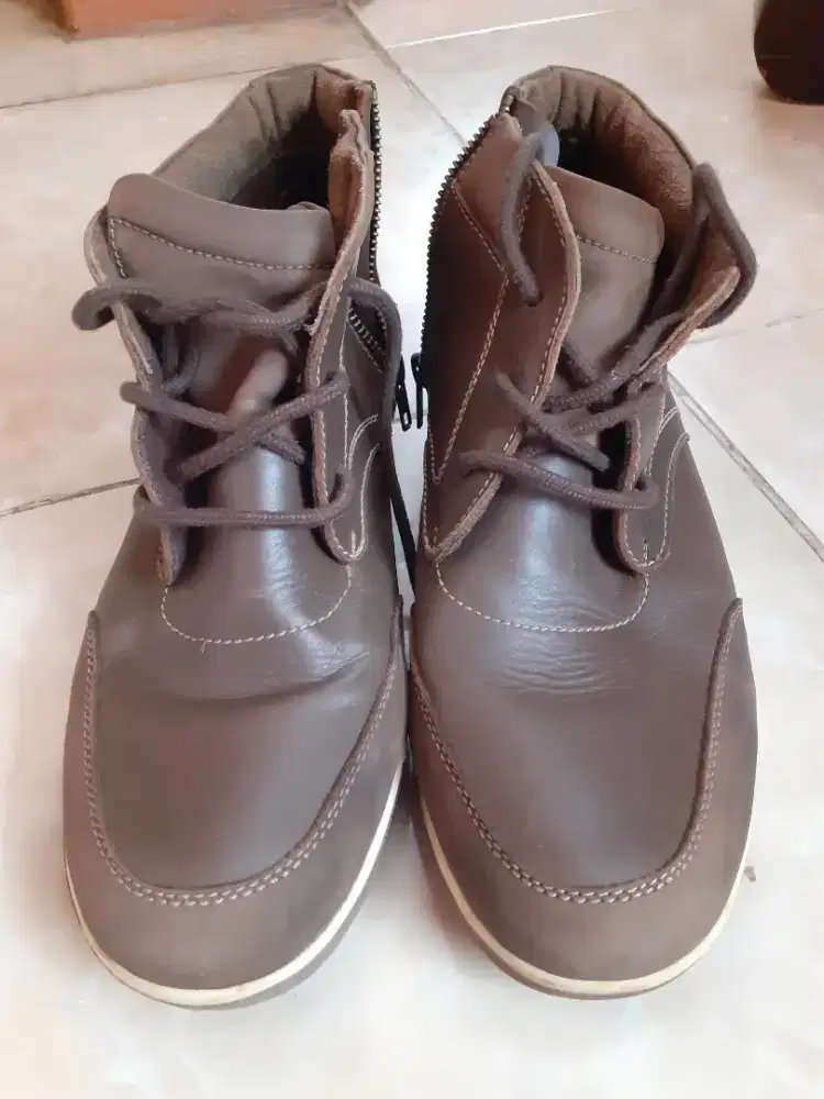 Sepatu Semi Boot Kulit Asli BORSA size 41