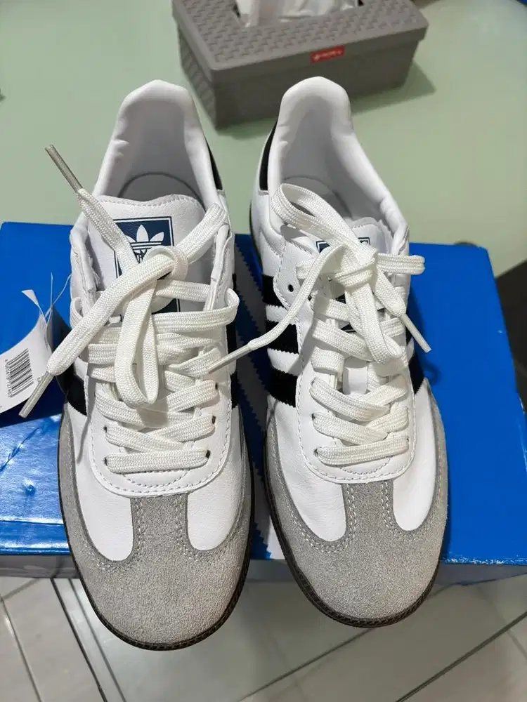 Samba Classic style Colorway