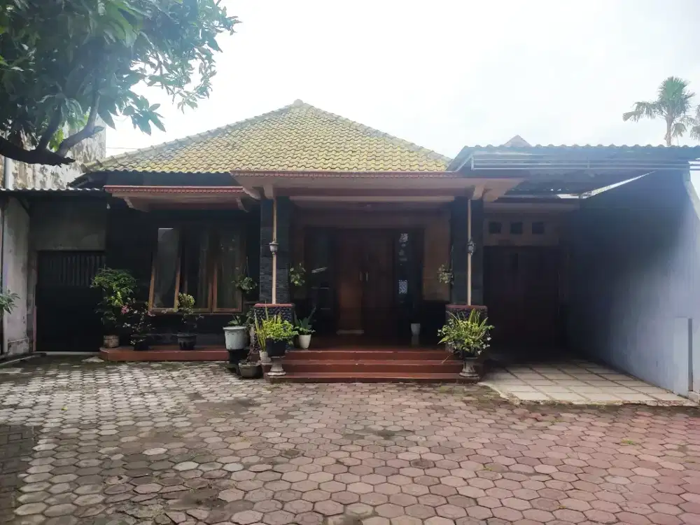 Rumah SHM siap huni. 1 lantai, 4 kamar tidur, 3 kamar mandi, 2 garasi